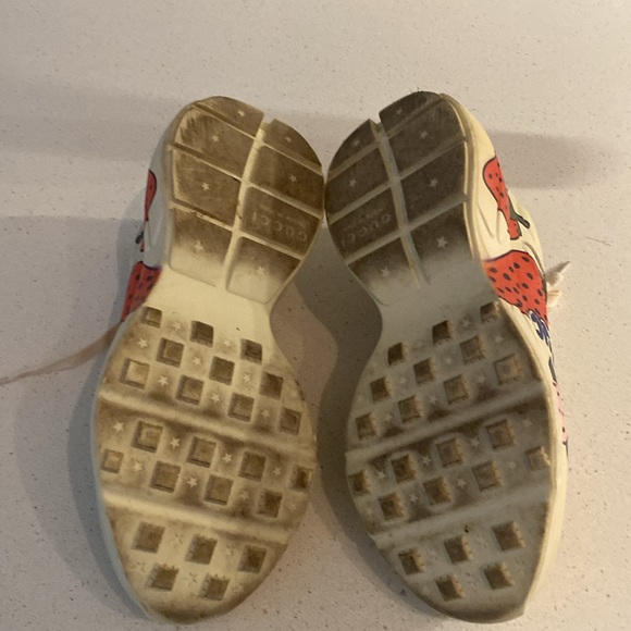 Inspired GG Strawberry Sneakers - Picture 4 of 4